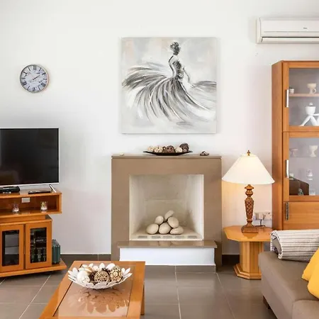 Lenia's Sea View Villa *
